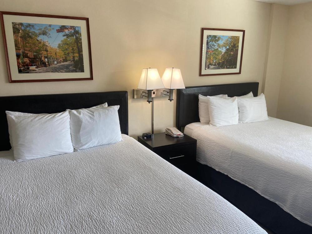 Queen Room with Two Queen Beds interior